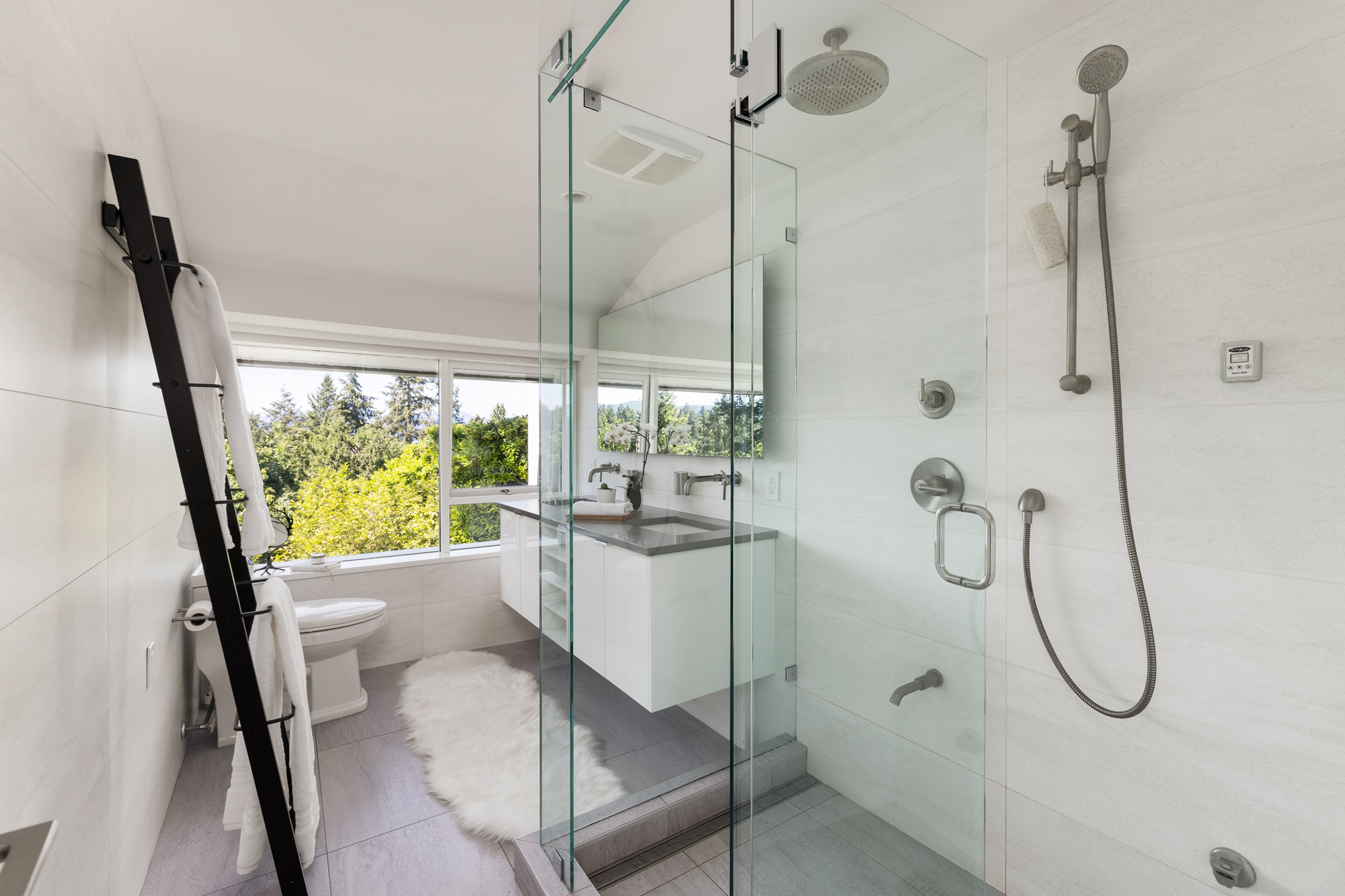 6485 Madrona Crescent